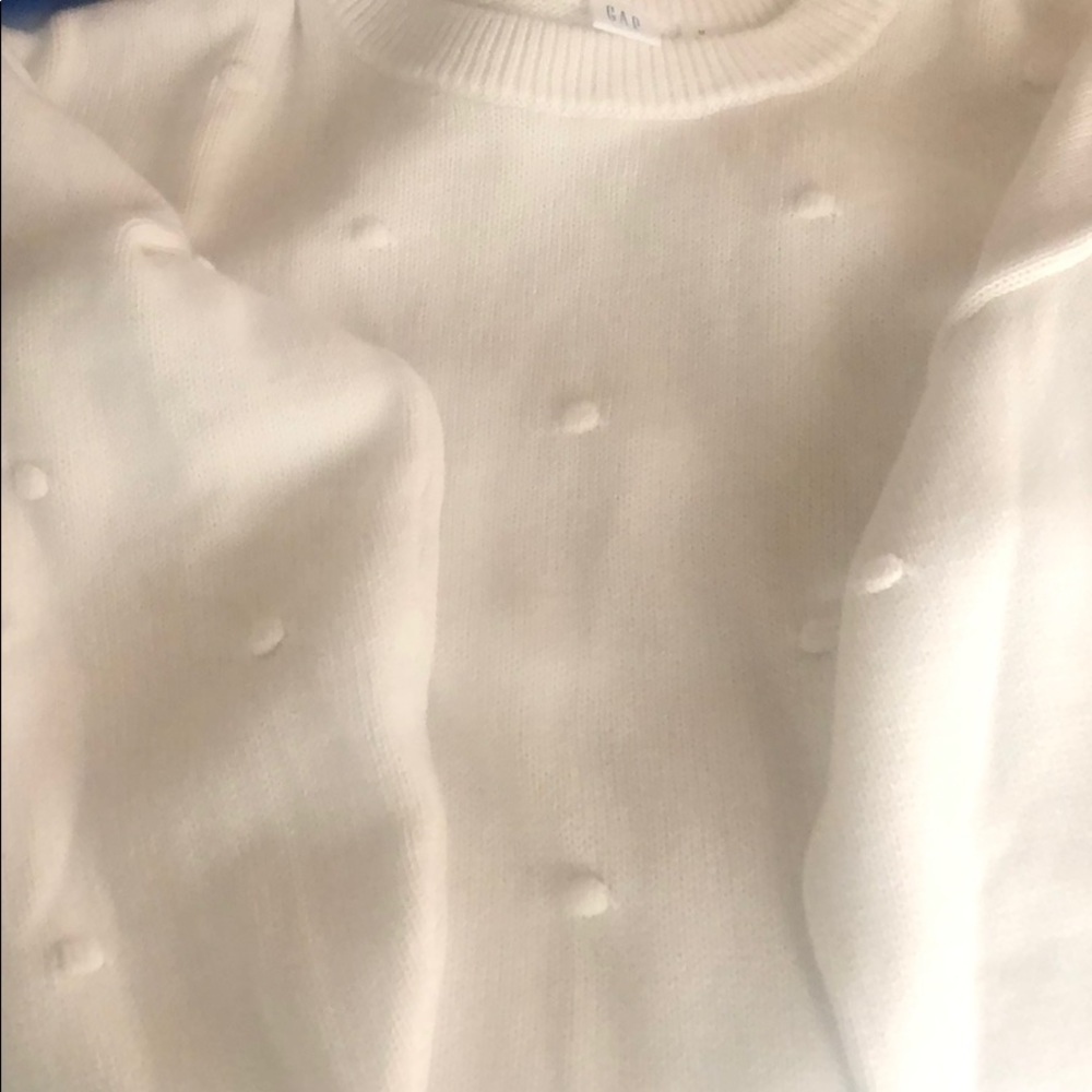 Women’s off white sweater